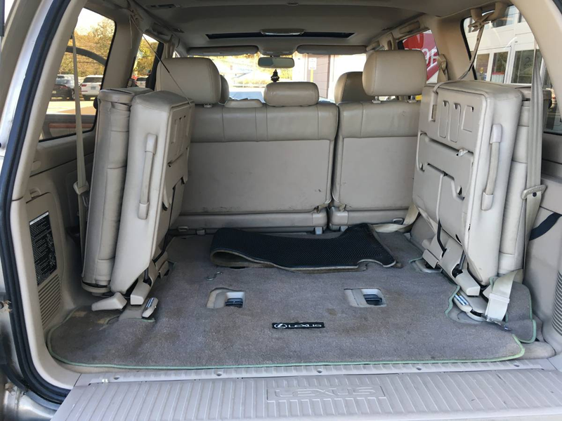 Illustration for article titled For $5,500, Would You Crossover To This 1999 Lexus LX470 SUV?